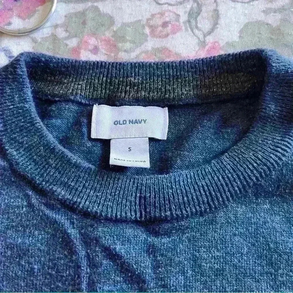 Young men’s pull over Old Navy size small​ - Picture 3 of 4